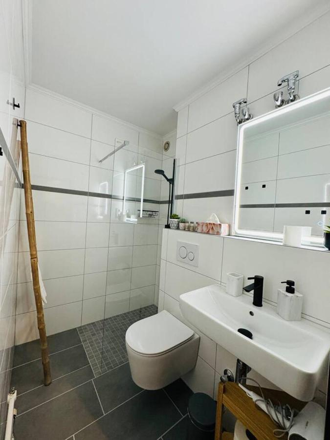 Klassen Stay - Design Studio In 11 Etage - Tolle Aussicht - Sauna, Pool - Netflix 兰施泰因 外观 照片