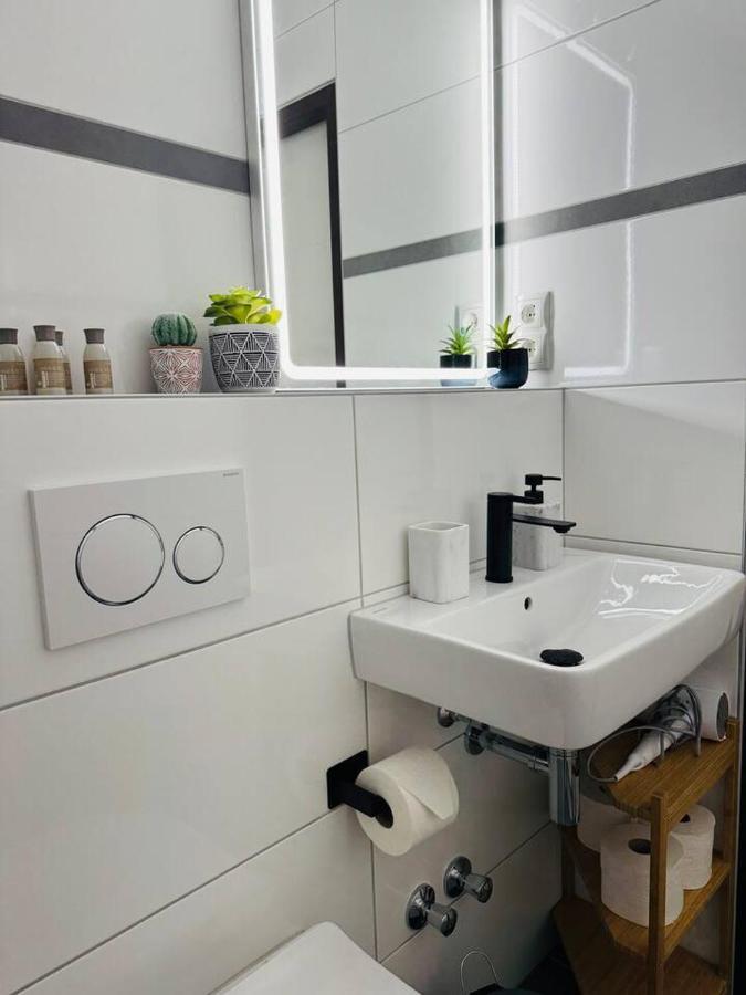 Klassen Stay - Design Studio In 11 Etage - Tolle Aussicht - Sauna, Pool - Netflix 兰施泰因 外观 照片